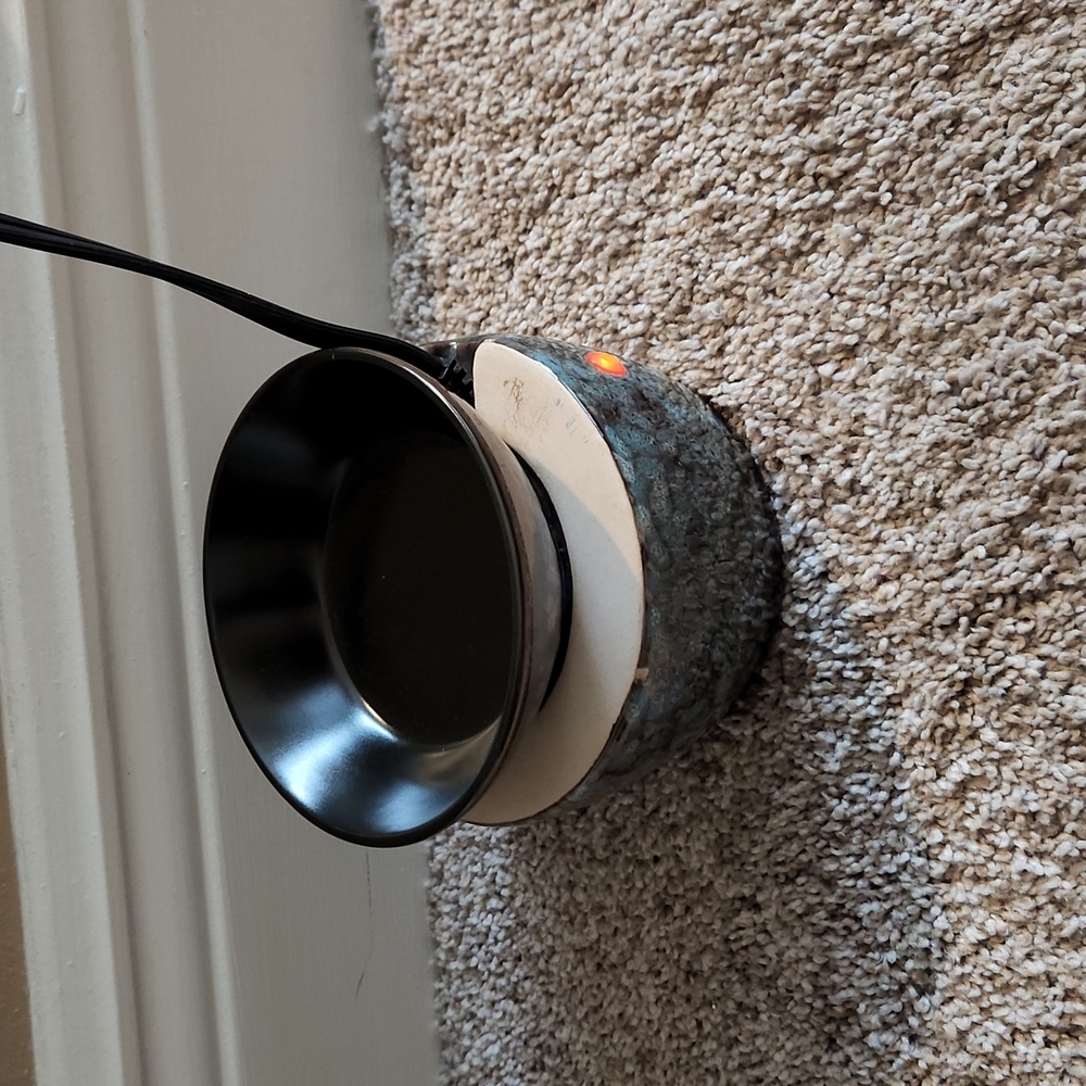 NIB SCENTSY Element Warmer